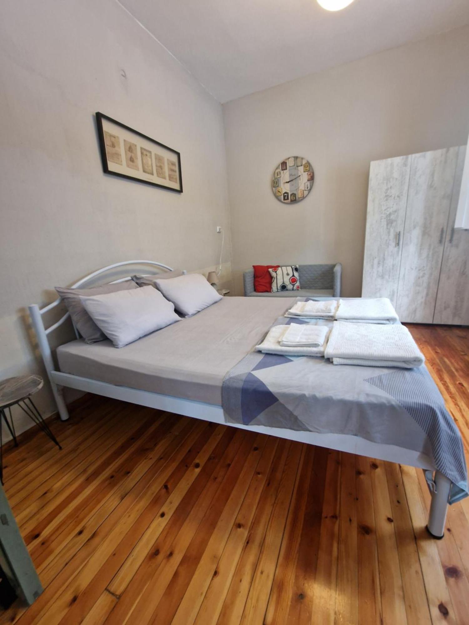 Apartment Closer 